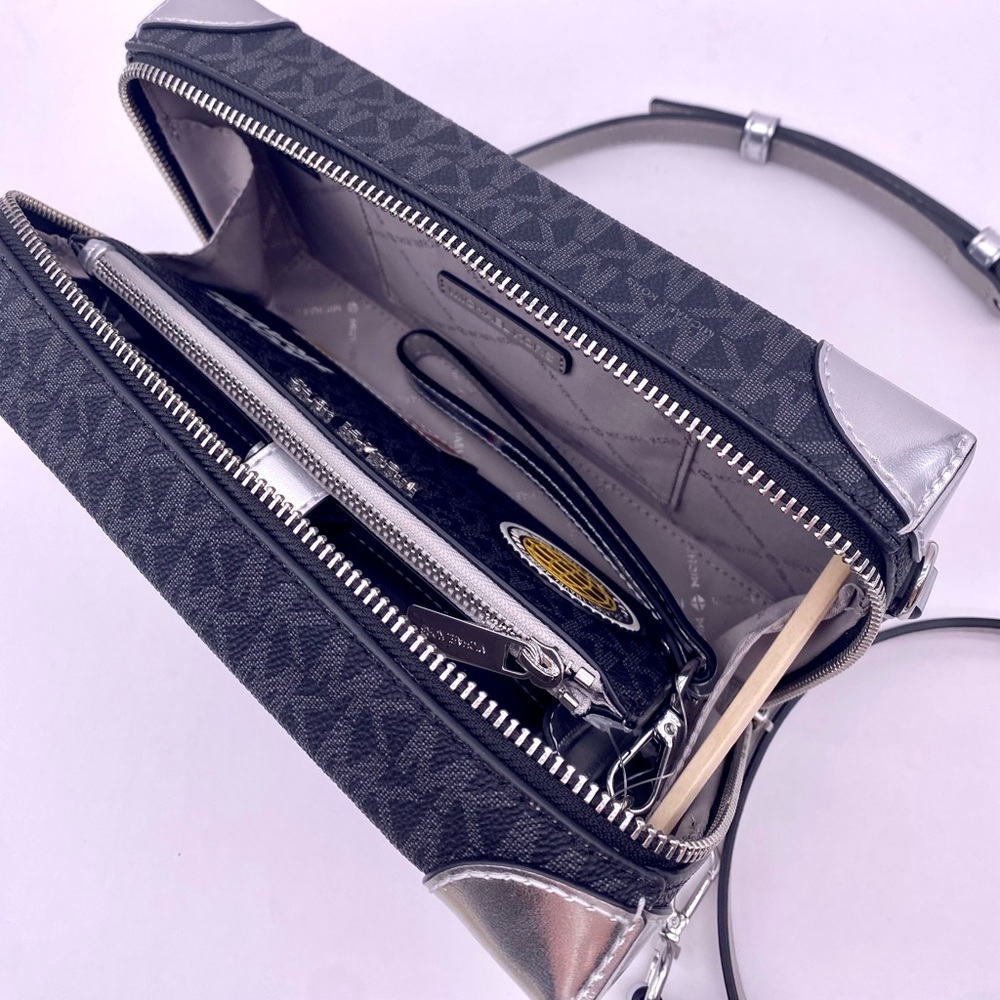 Michael Kors Jeanie Small EW Trunk
Crossbody and Wallet Set - Picture 7 of 13
